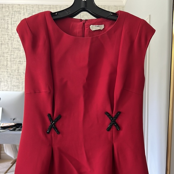 Simple red FENDI dress - Picture 6 of 8